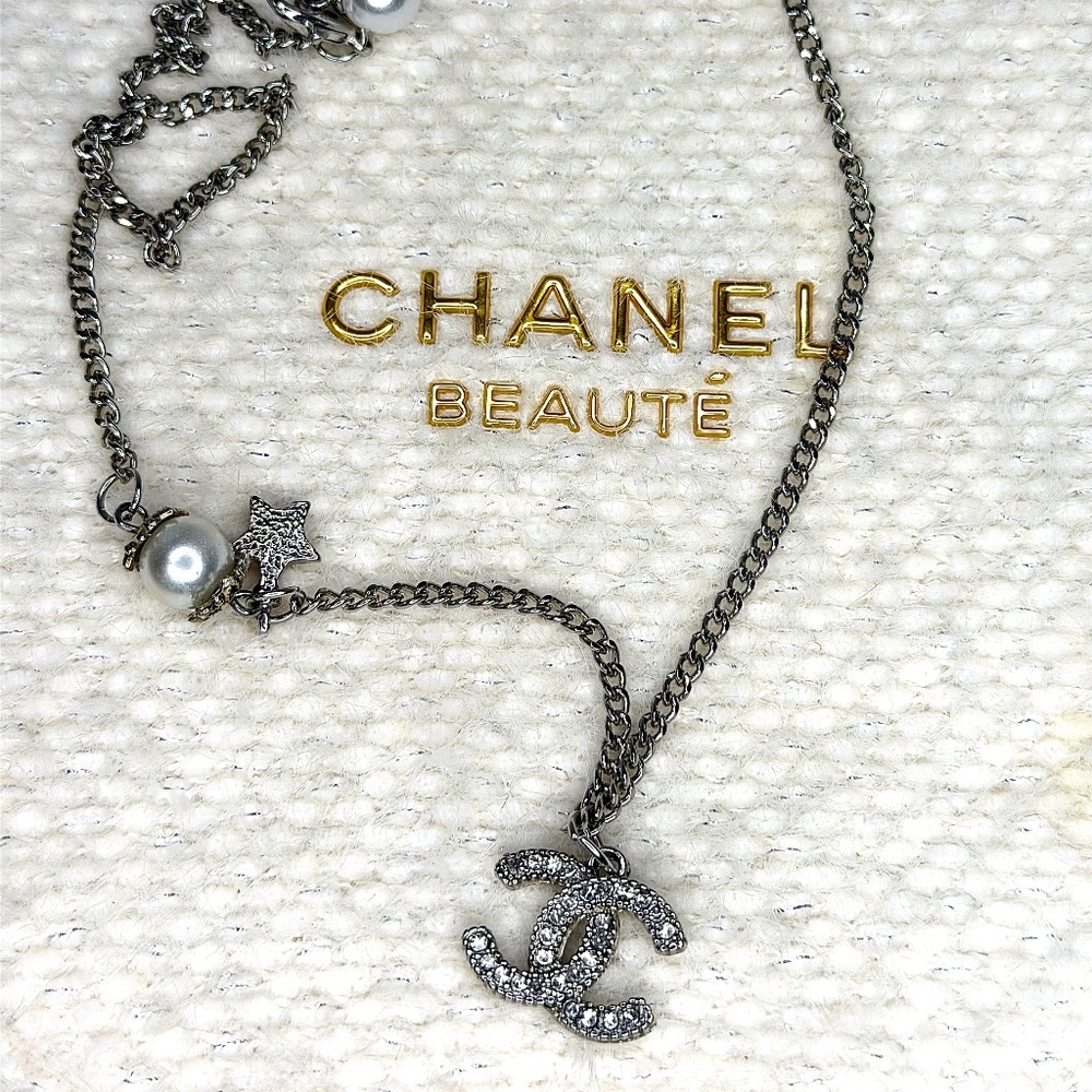 Chanel Star Necklace with diamantés and pearl - Picture 4 of 5